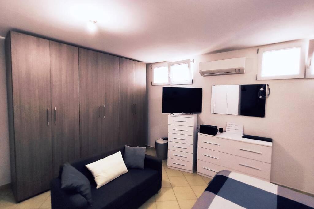 Large House 3 Floors City 'N Sea Vitinia Экстерьер фото